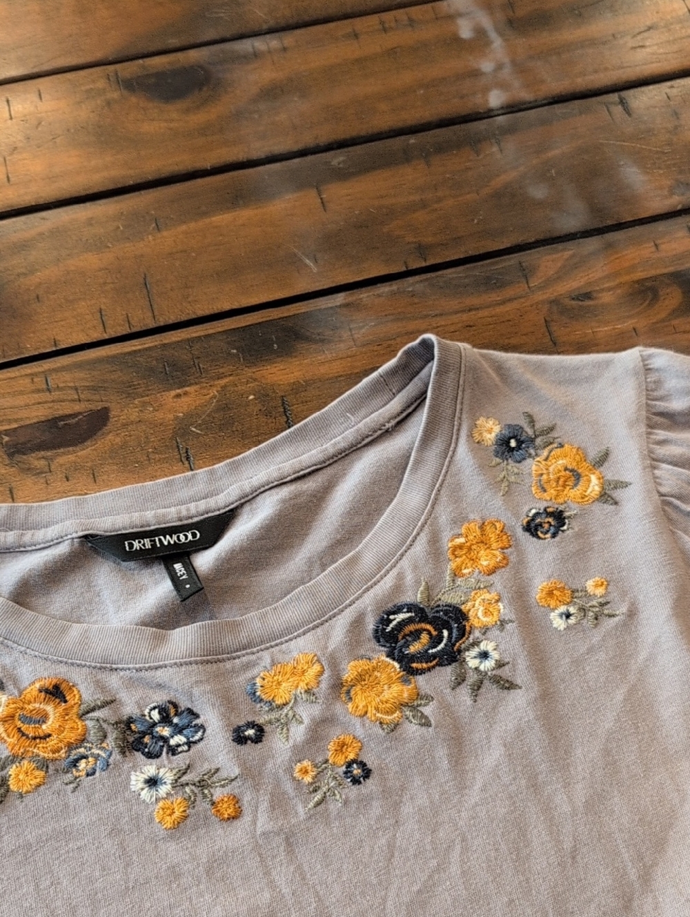 Driftwood Embroidered Floral Long Sleeve Macey Clare - Picture 4 of 7